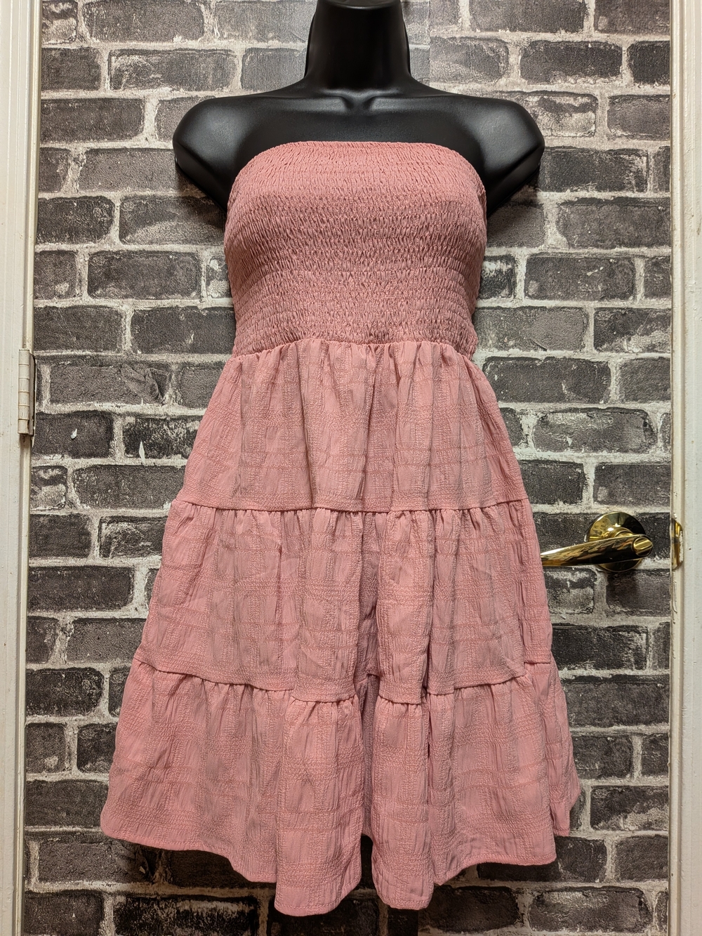 SHEIN Strapless Tiered Dress in Dusty Pink - Picture 4 of 6